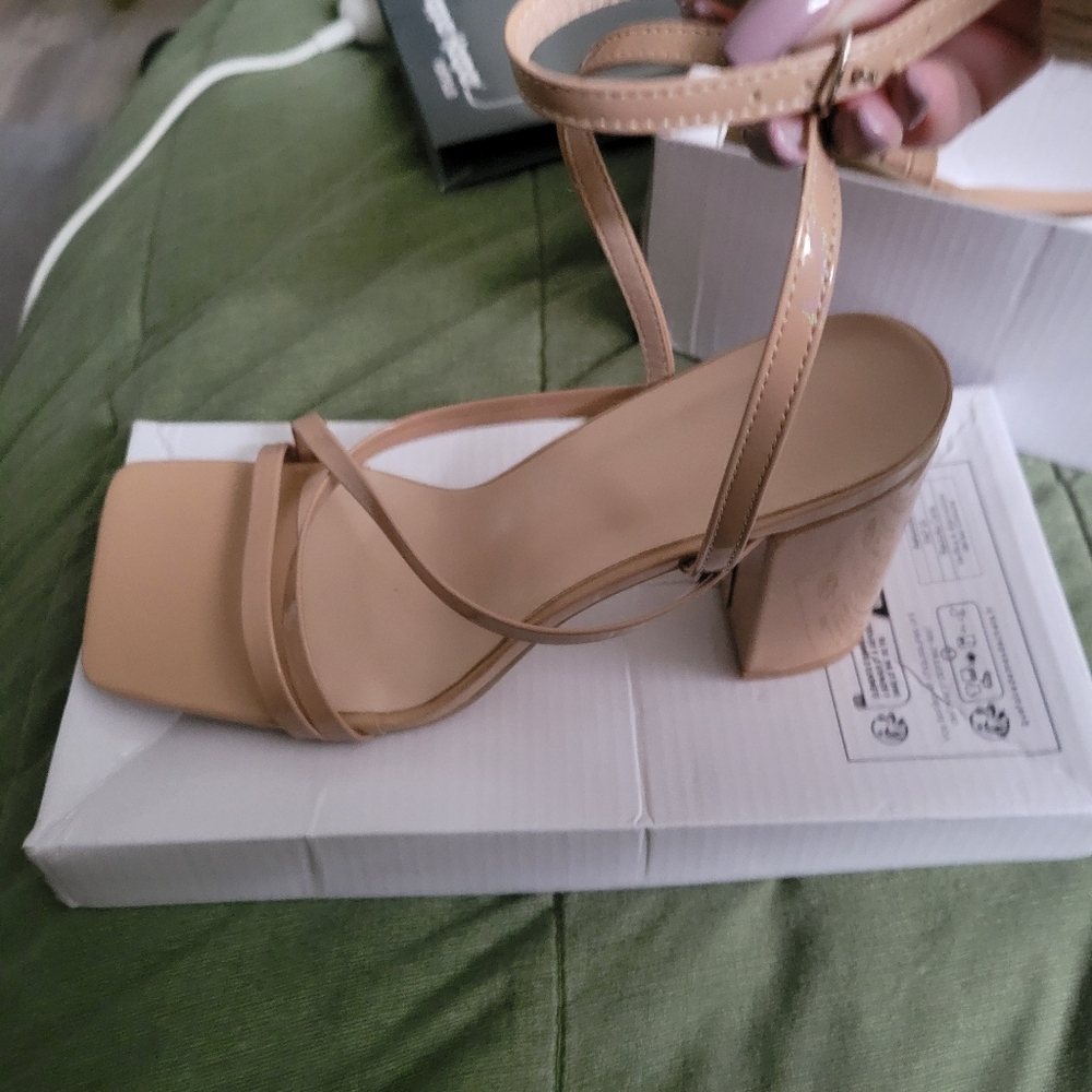 Women's heels/ sandals